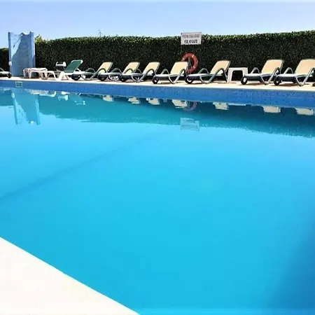 Oura Parque * Αλμπουφέιρα